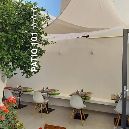 Patio 101-3