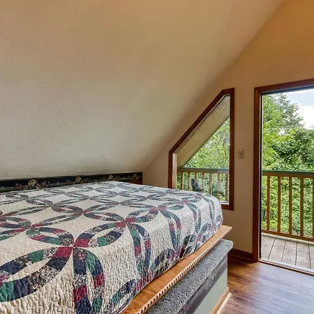 Serenity Heights, Amazing Views, Hot Tub Pool Access, 560 Free Tickets Each Paid Day-3