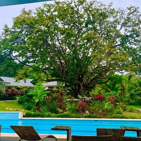 Aves Hotel Montezuma-2