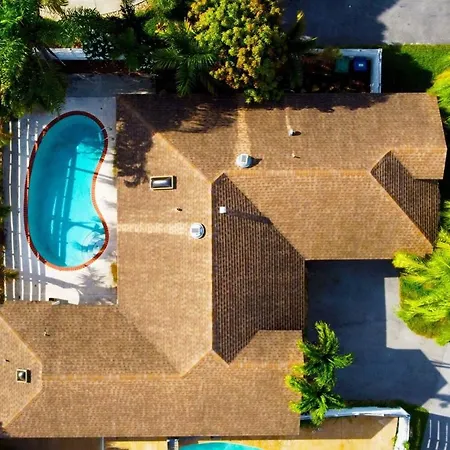 Kendall Keys Oasis Home W/ Pool, Theater & Arcade-2