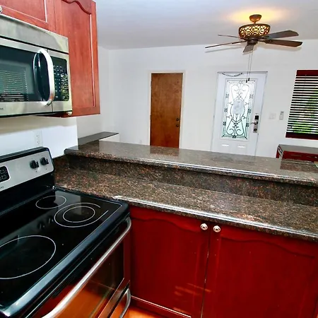Makani Beach House 333-3