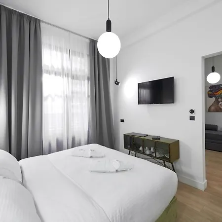 The Maroon Bottle Hotel-2
