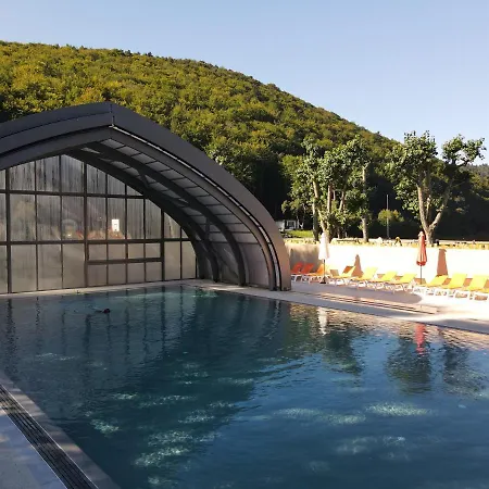 Domaine du Lac Chambon-2