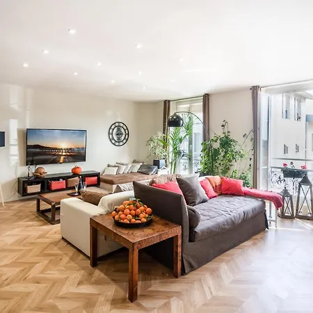 "Le Mirabeau" By Enjoynice, Spacious 2-Bed With Airco-3