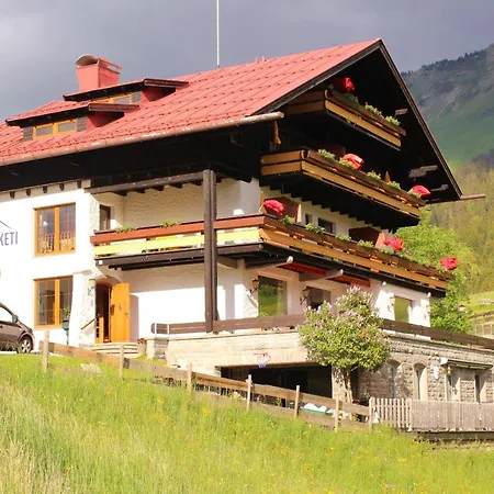 Haus Keti-2