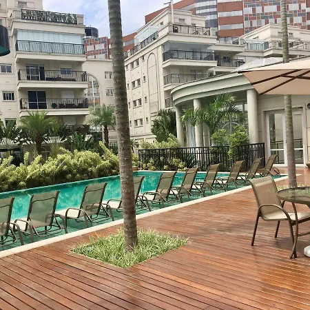 Apartamento Menara Morumbi - 150m do Hospital Albert Einstein, Faculdade e Estádio - 1 vaga de garagem-2