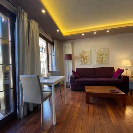 Apartamentos Turísticos Ezcaray-3