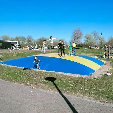 Chalet vakantiepark Lauwersoog; de rug 1-3