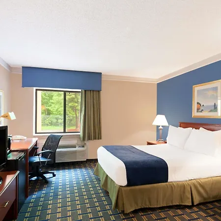 Baymont By Wyndham Memphis East-3