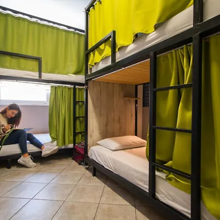 Bedway Athens Hostel-3