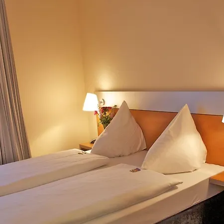 Senator Hotel-3