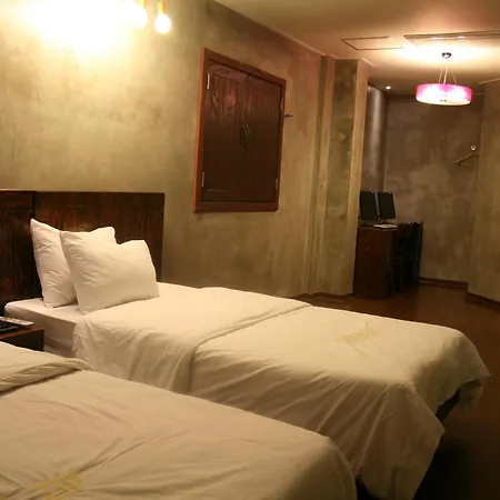 Zip Hotel-2