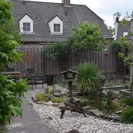 Van Gogh Village Nuenen-2