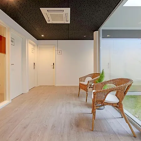Uporto House Residence-3