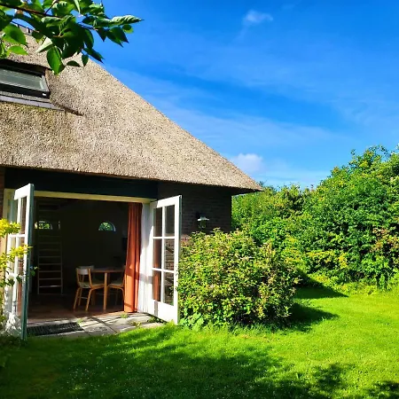 Uylkenshof safaritenten en natuurhuisjes-3