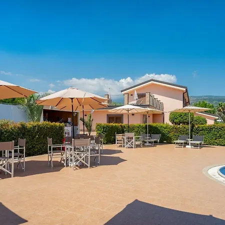 Il Giardino Country Holiday With Pool-2