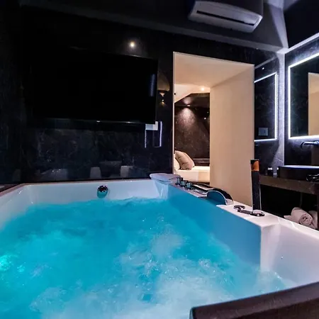 4 Suites " Unconventional Living Rooms "-2