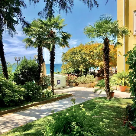 Hotel Riviera & Maximilian'S-3