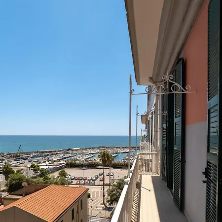 Mareluna Penthouse - Luxury Suites-3