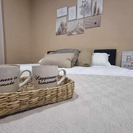 Laura Home-2