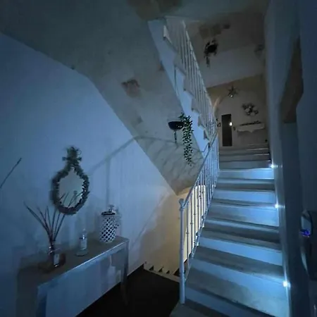 Al Centro Exclusive Apartment-2