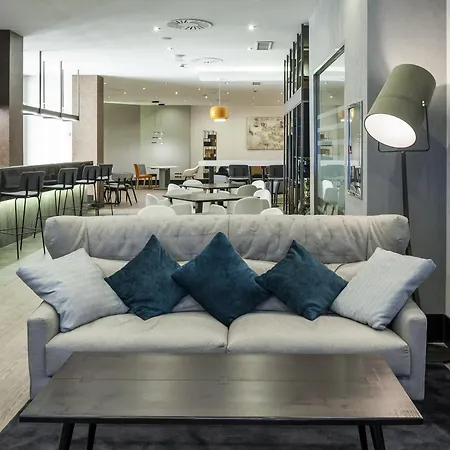 Hotel Ilunion Bilbao-3