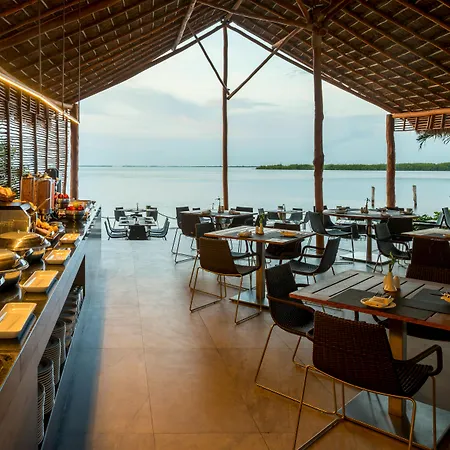 Real Inn Cancún-3