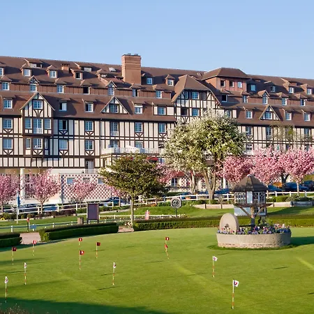 Hotel Barriere L'Hotel Du Golf-2