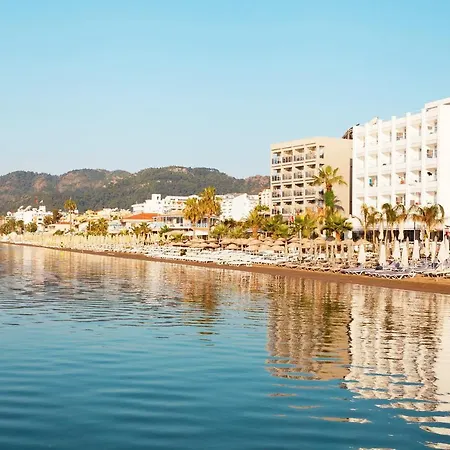 The Beachfront Hotel Adult Only 16 Plus-3