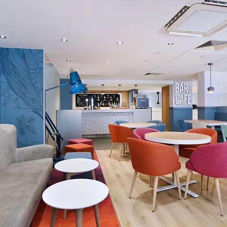 Travelodge Edinburgh Central Hotel-3