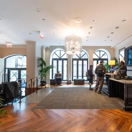 Hyatt Centric Chicago Magnificent Mile-3