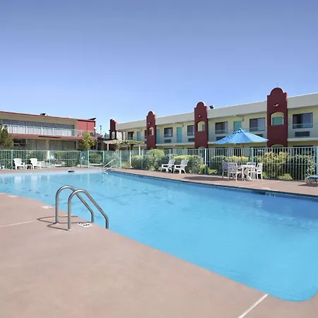 Days Inn By Wyndham Santa Fe New Mexico-2