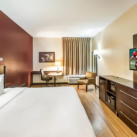 Red Roof Inn Plus+ San Antonio Downtown - Riverwalk-2