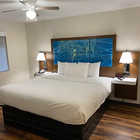 Red Lion Inn & Suites Nashville Airport-2
