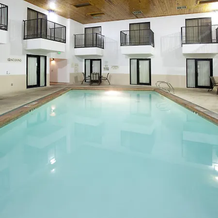 Surestay Plus Hotel By Best Western Albuquerque I-40 Eubank-3