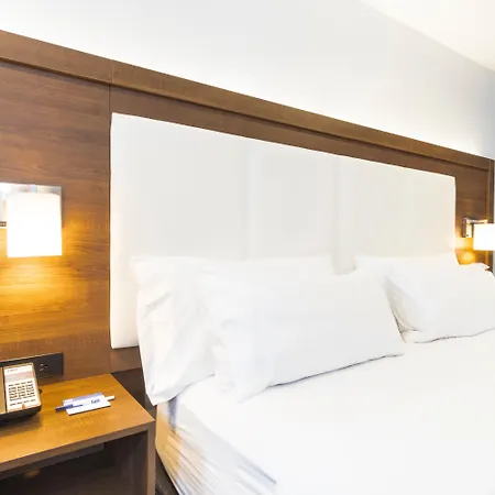 Holiday Inn Express Hollywood Walk Of Fame By Ihg-3
