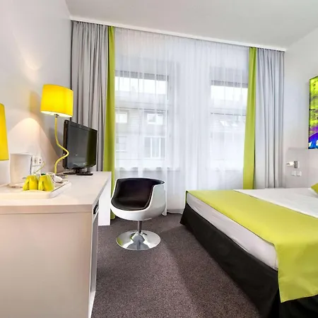 Wyndham Garden Duesseldorf City Centre Koenigsallee-3