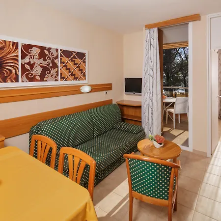 Apartments Amfora Plava Laguna-3