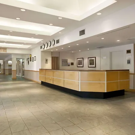 Travelodge By Wyndham Ottawa West-2