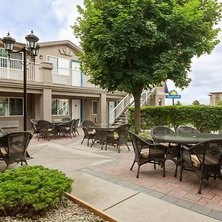 Days Inn By Wyndham Kelowna-2
