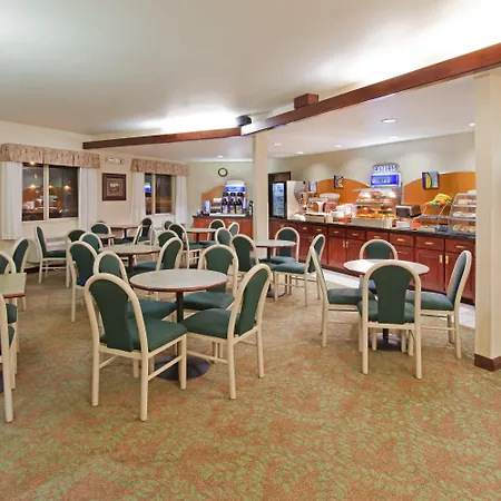 Hilton Garden Inn Colorado Springs Airport-3