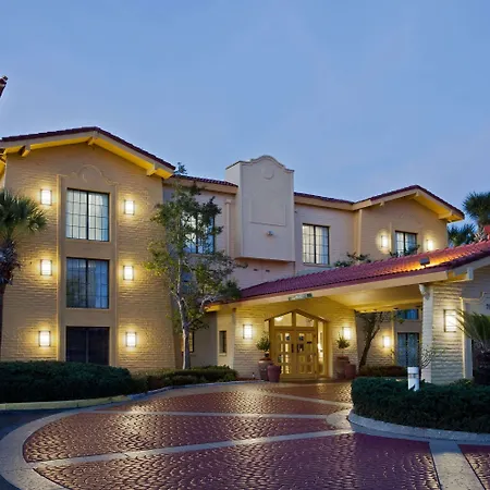 La Quinta Inn By Wyndham Orlando Airport West-3