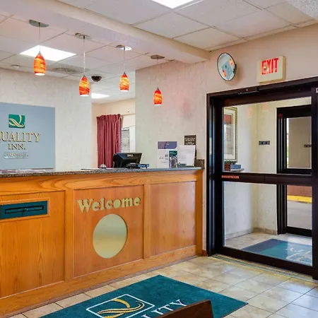 Quality Inn I-70 Near Kansas Speedway-2