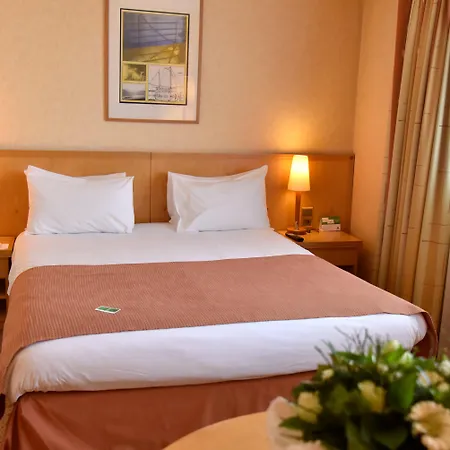 Holiday Inn Calais - Centre Car Ferry By Ihg-3