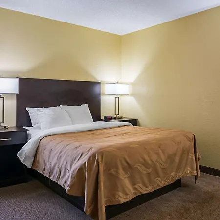 Quality Inn & Suites Greensburg I-74-3