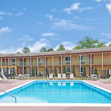 Days Inn By Wyndham Branford New Haven Conference Center-3