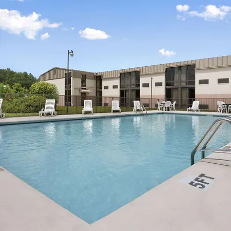 Days Inn By Wyndham Fayetteville-South/I-95 Exit 49-2