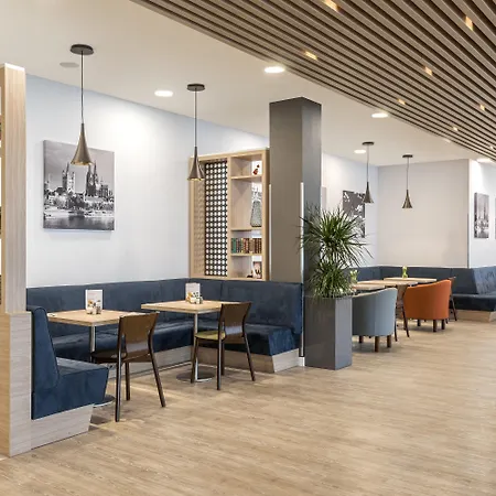 Holiday Inn Express - Cologne - City Centre-3