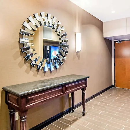Comfort Inn & Suites - Independence-3
