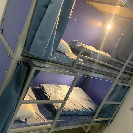 Brighton Beach Inn Hostel-2